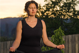 yoga-meditation-sunrise